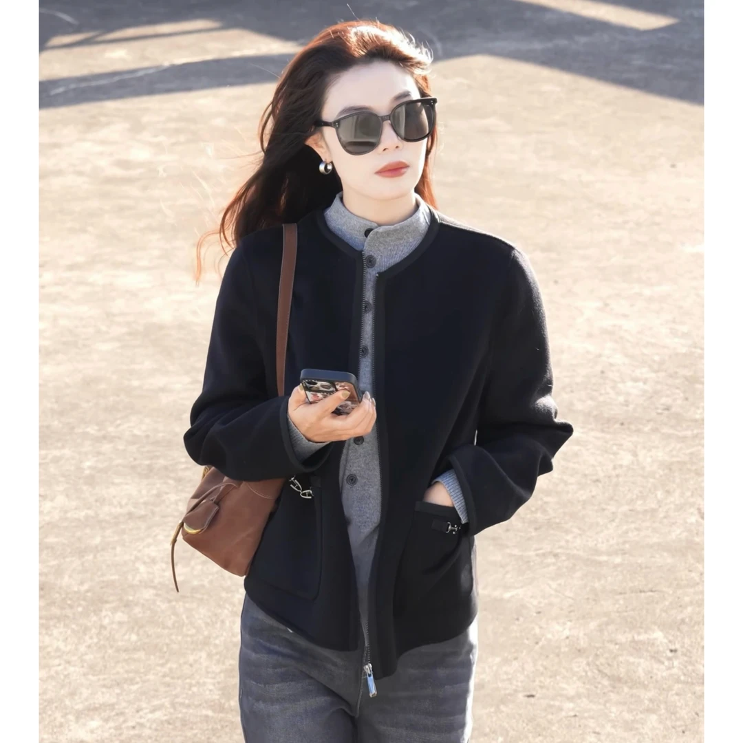 AMASS/阿玛施秋冬新款气质洋气轻奢时尚圆领毛呢外套上衣女540022