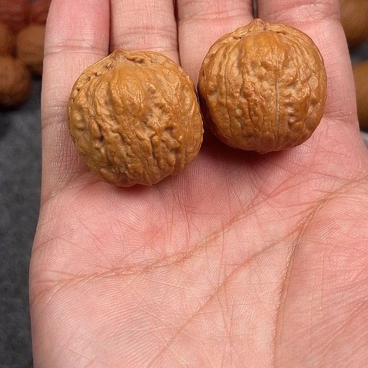 文玩核桃吊坠大钱袋