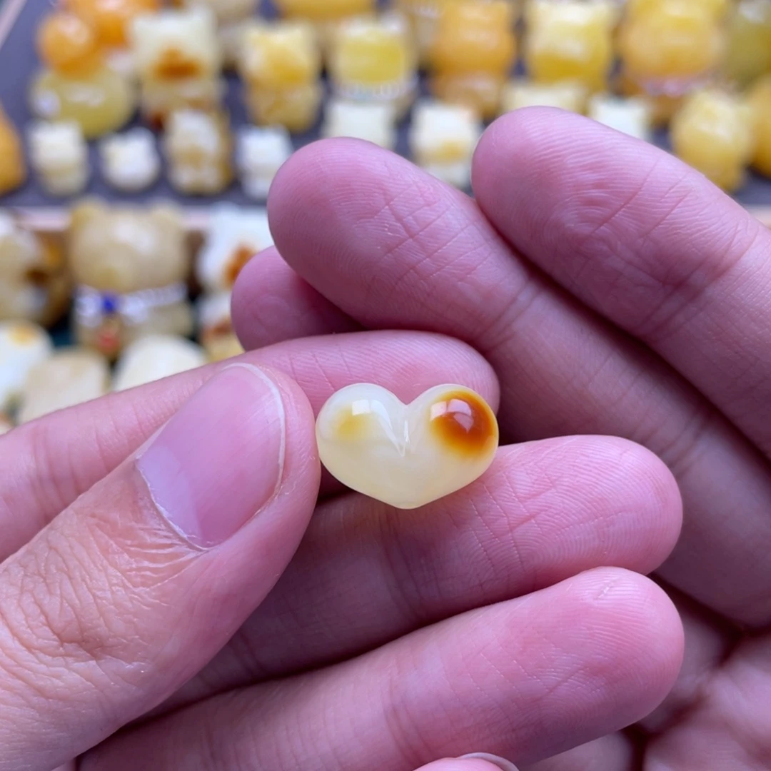 琥珀未镶嵌裸石蜜蜡