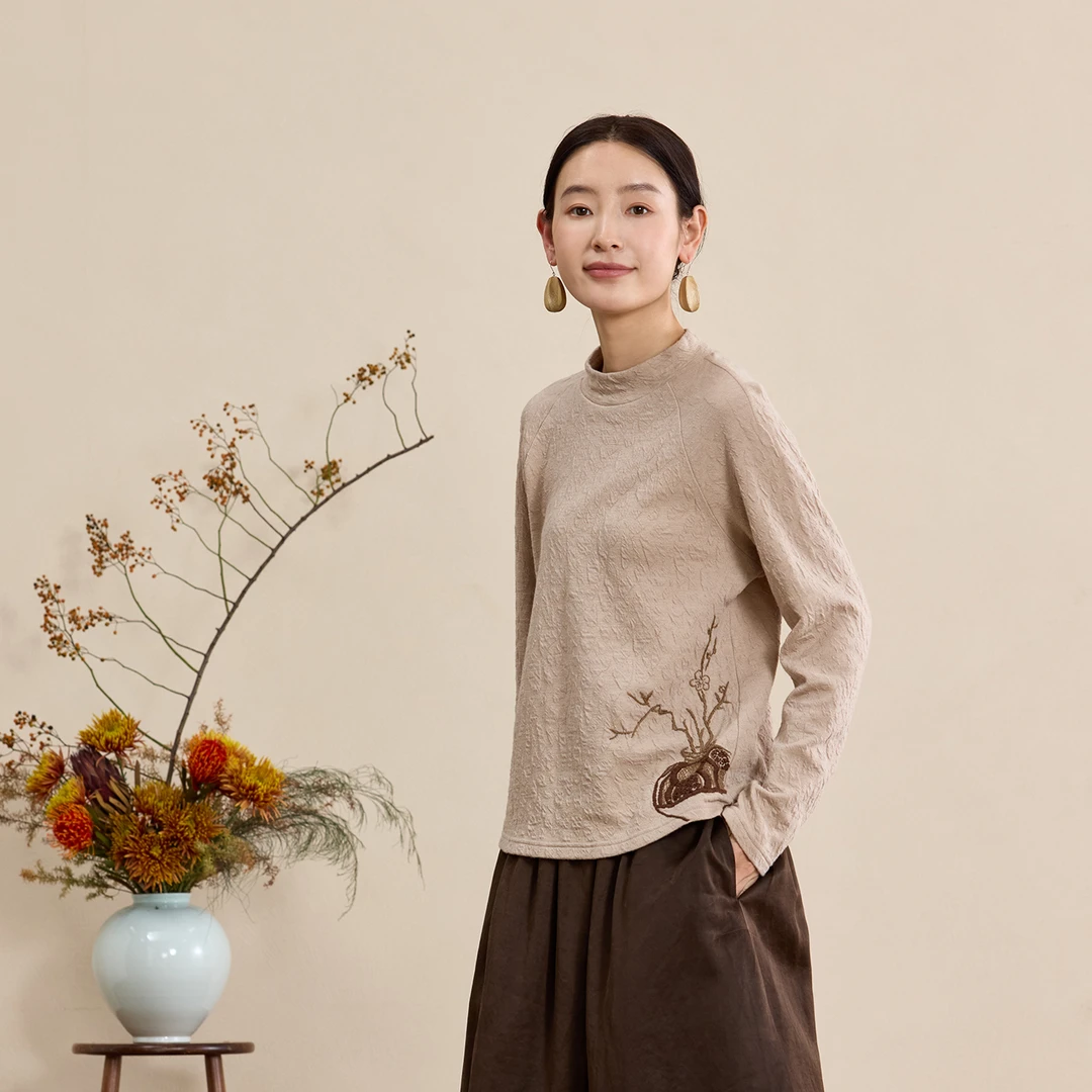 【山窗下】吉祥羽儿原创温柔文艺感羊毛棉混纺手工绣花套头短上衣