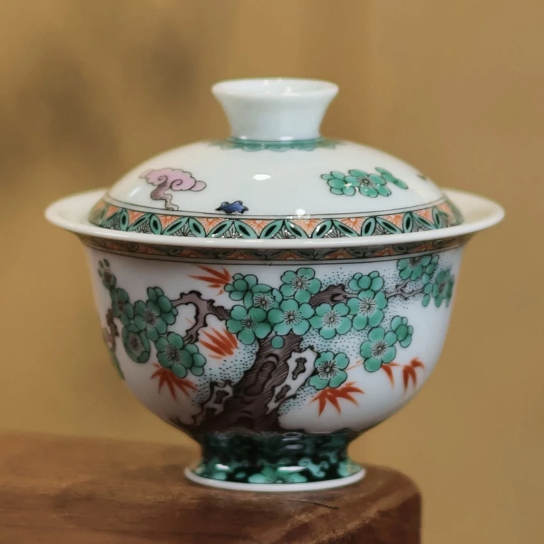 古彩绿梅盖碗。