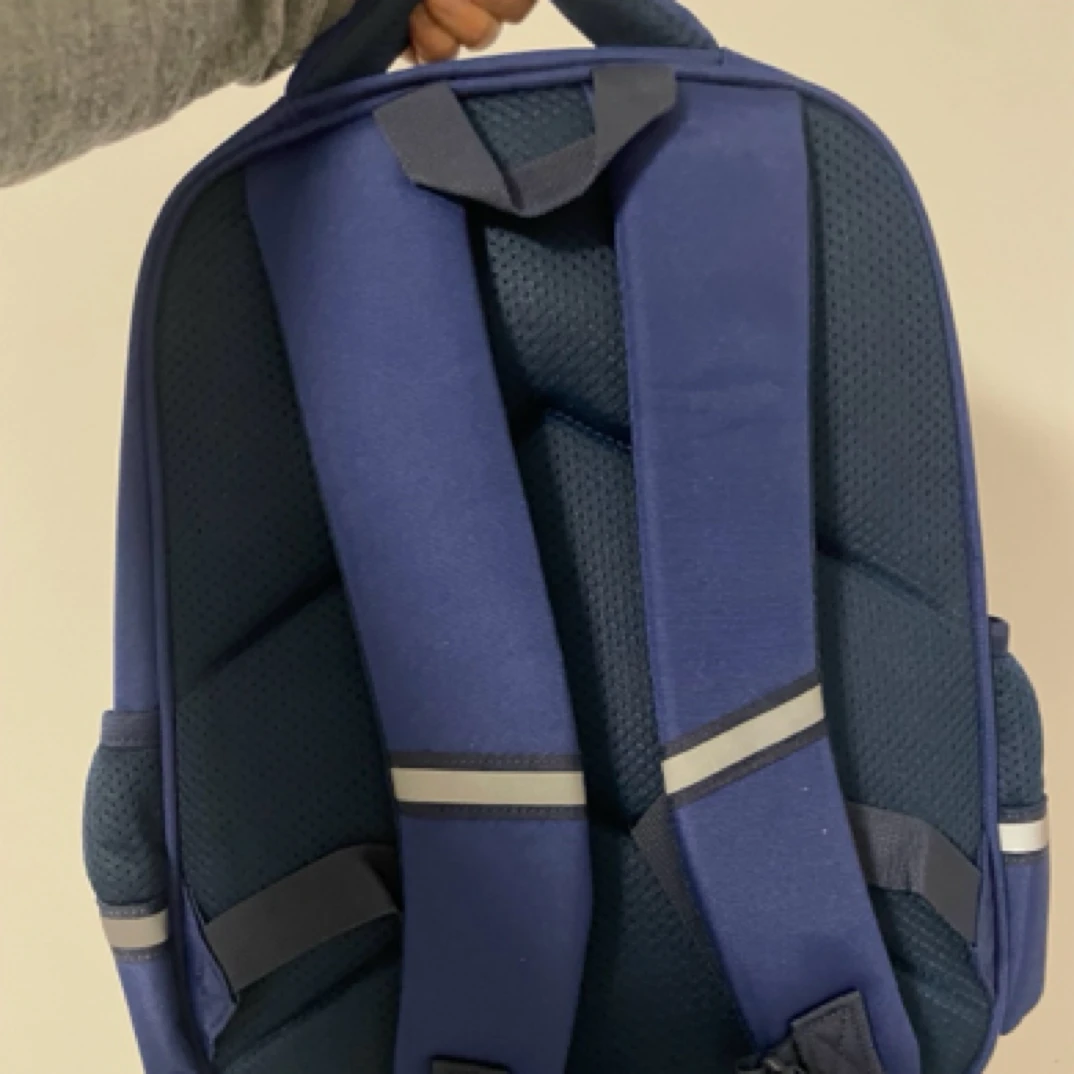 小学生新款级减负轻便儿童背包女童男童蓝色时尚幼儿园防水超轻