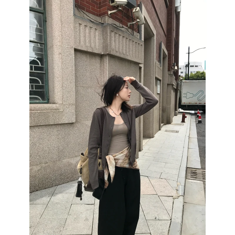 ZHONG HE·  滕捣捣25秋新款软糯U领修身显瘦羊毛混纺吊带背心女