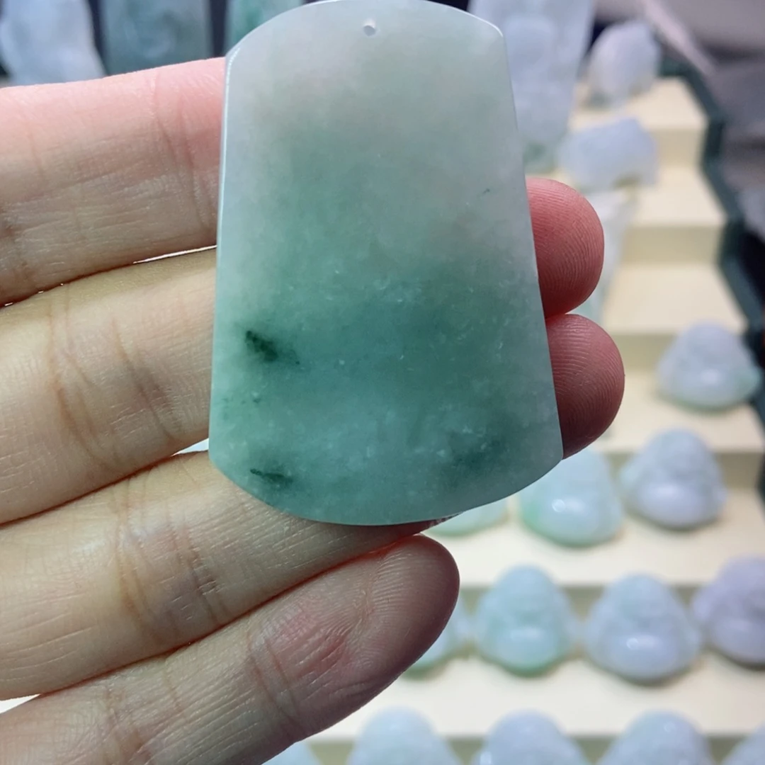 翡翠未镶嵌颈饰无事牌