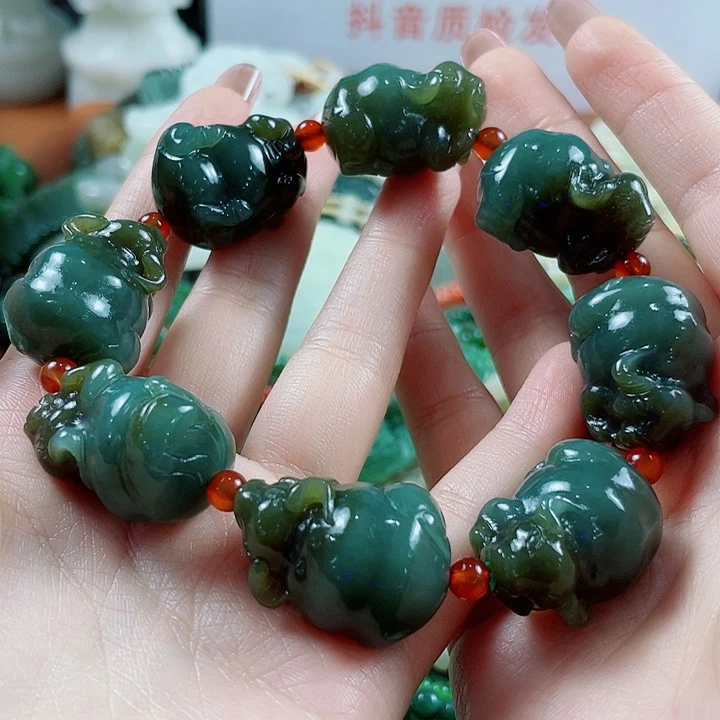 未镶嵌和田玉挂件