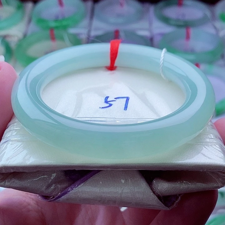 翡翠未镶嵌手镯（圆镯）504冰清玉洁冰润冰胶晴水绿大胖圆