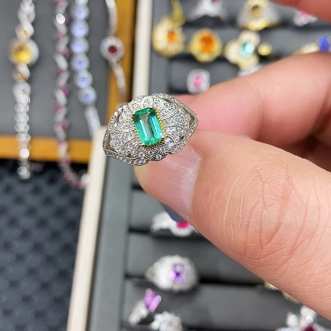 银S925镶嵌祖母绿戒指