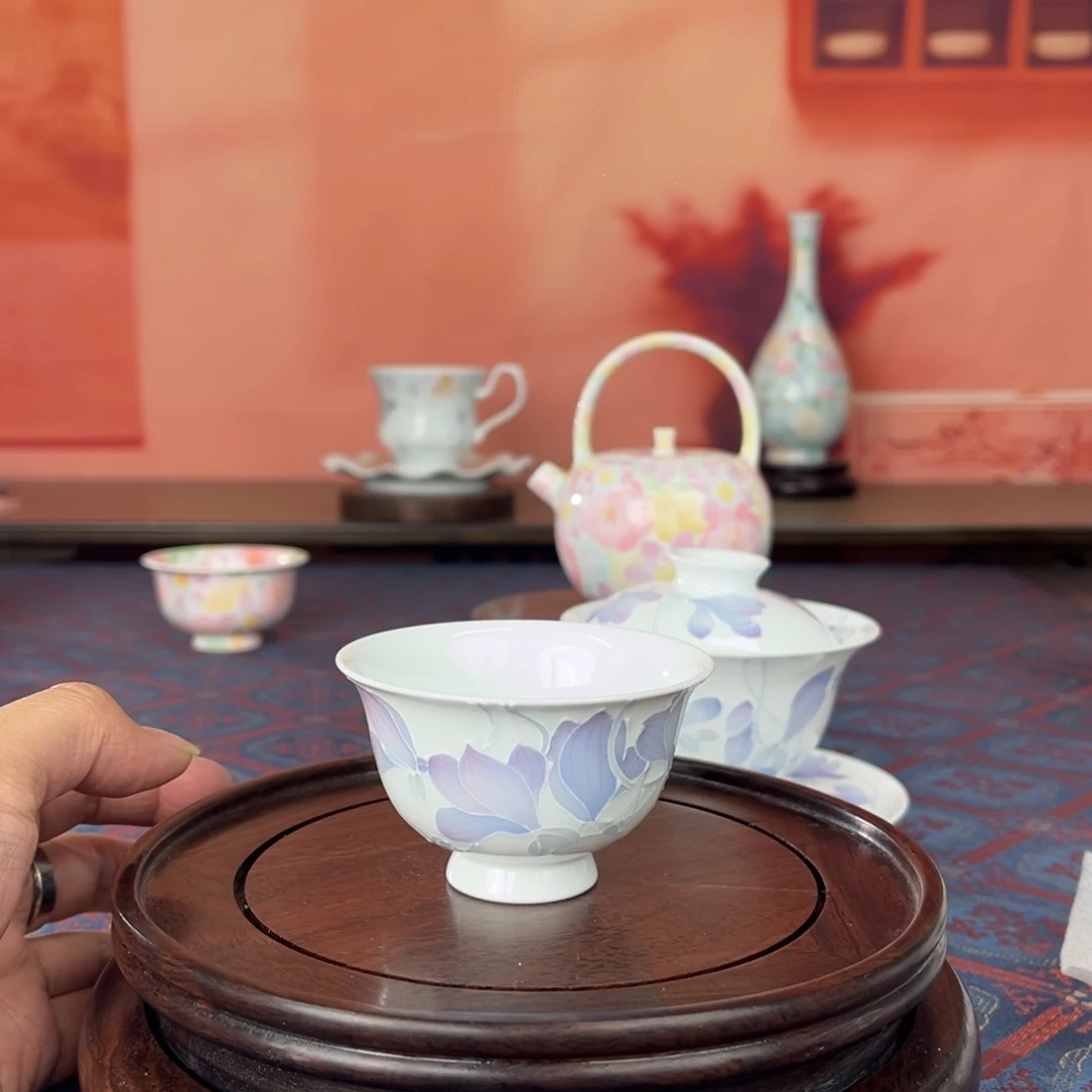 玉兰花釉下品茗杯