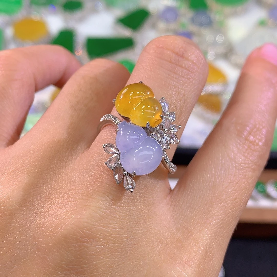 翡翠戒指18K金镶嵌葫芦戒指