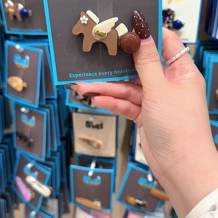 棕色翅膀小马鸭夹