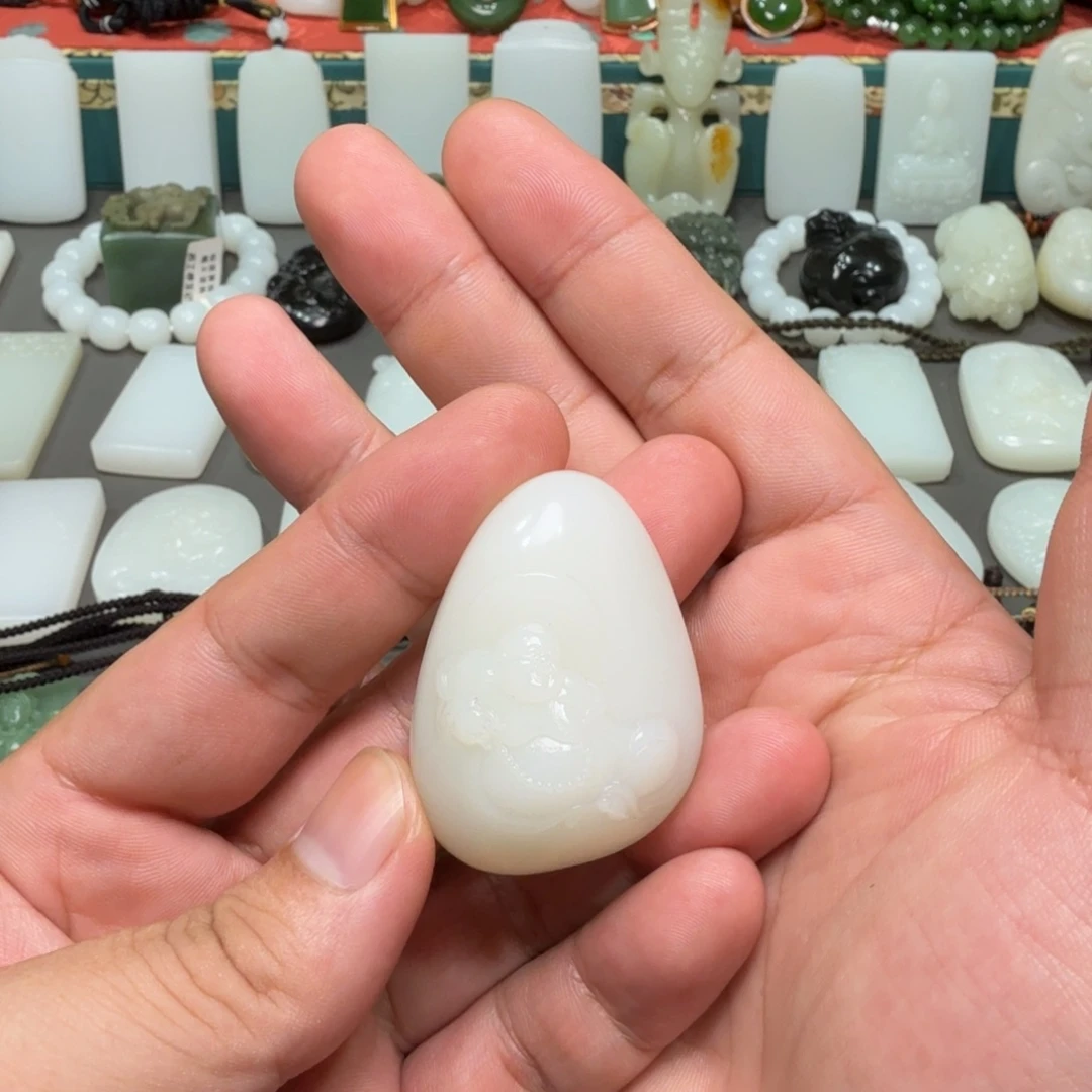 和田玉未镶嵌吊坠(赠链)