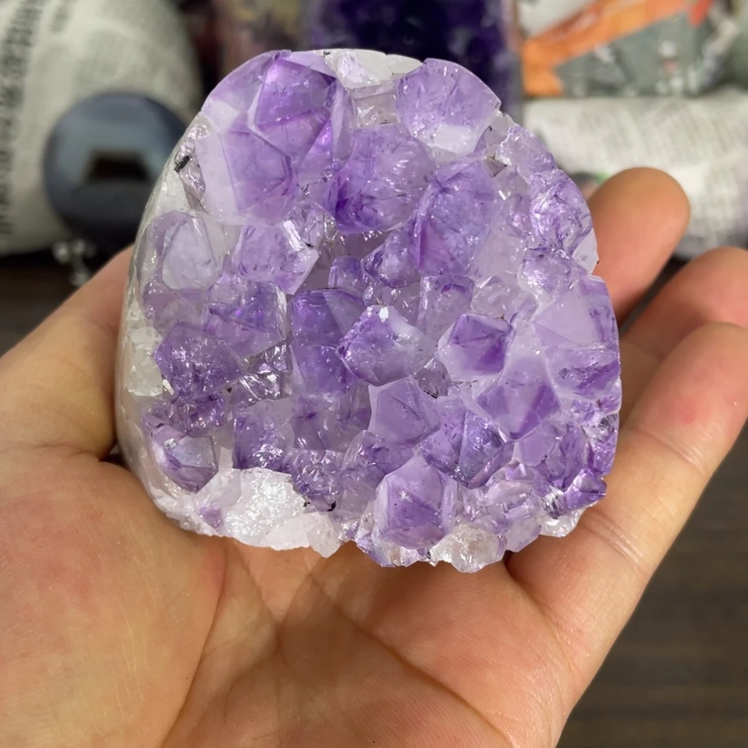 未镶嵌水晶大型摆件（非配饰）