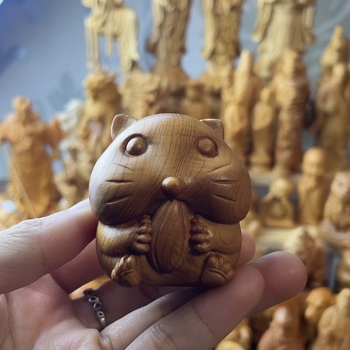 柏木（崖柏）可爱仓鼠
