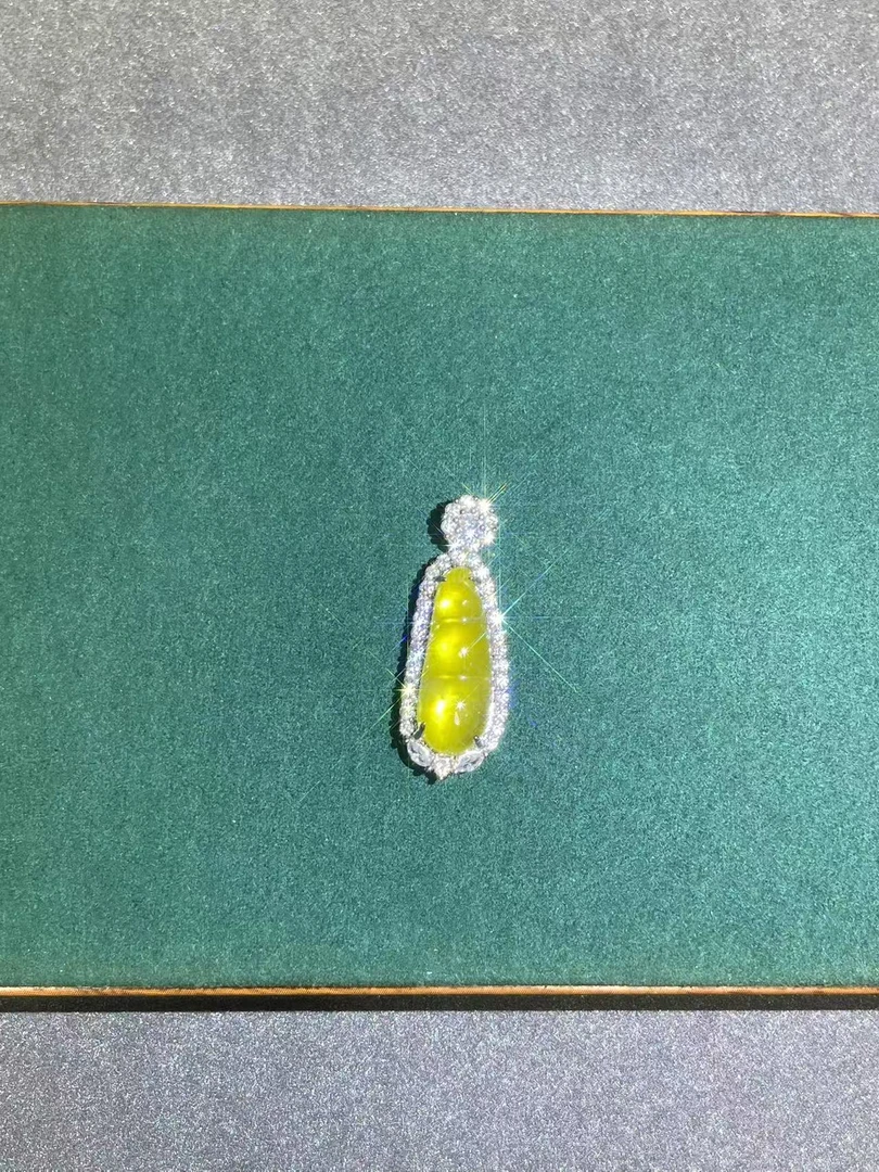 a3379白托镶嵌四季豆吊坠多样发