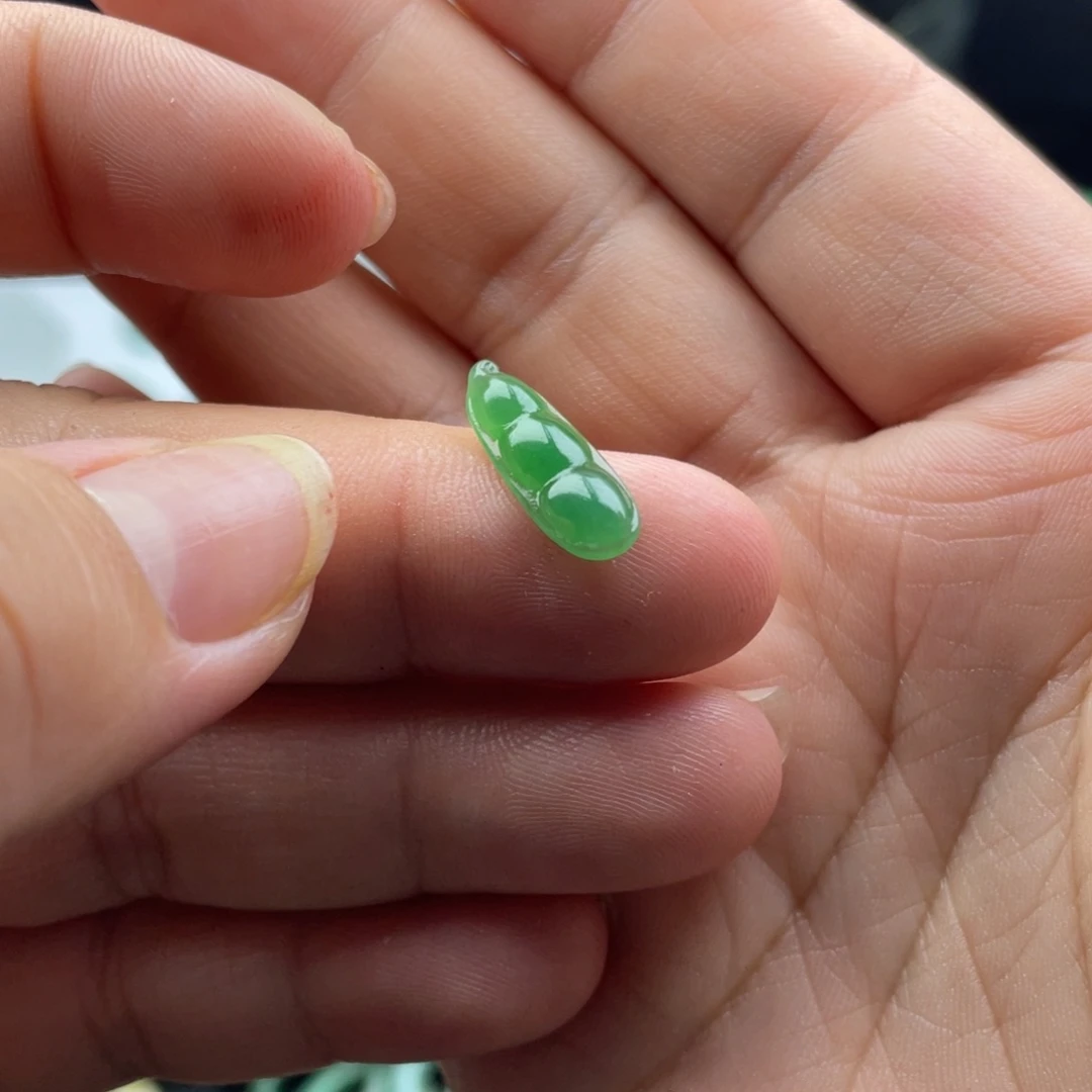 定制翡翠未镶嵌豆子
