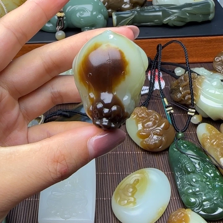 和田玉（糖玉）未镶嵌挂件