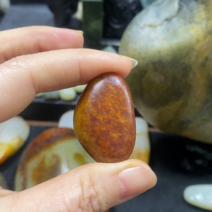 贤***祖未镶嵌和田玉（糖玉）挂件