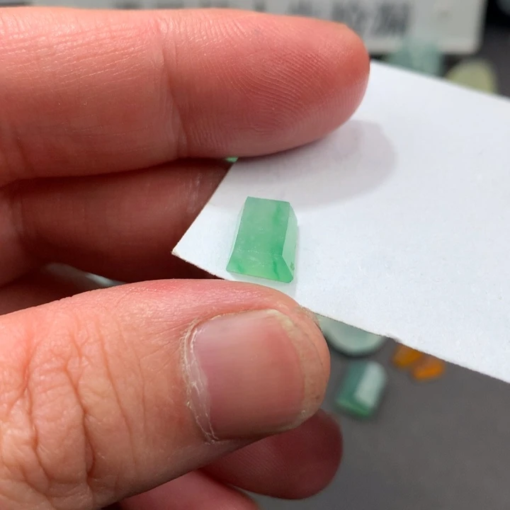 定制翡翠未镶嵌材料定制