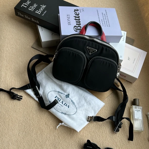 95新 Prada/普拉达 上海自播/普拉达双肩包