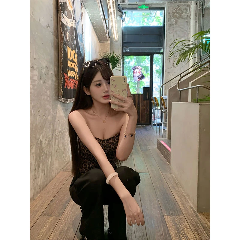 2025夏季新款不规则修身显瘦辣妹豹纹抹胸上衣+高腰直筒显瘦长裤