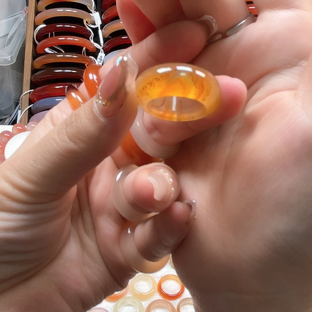 玛瑙/玉髓手镯未镶嵌用****6