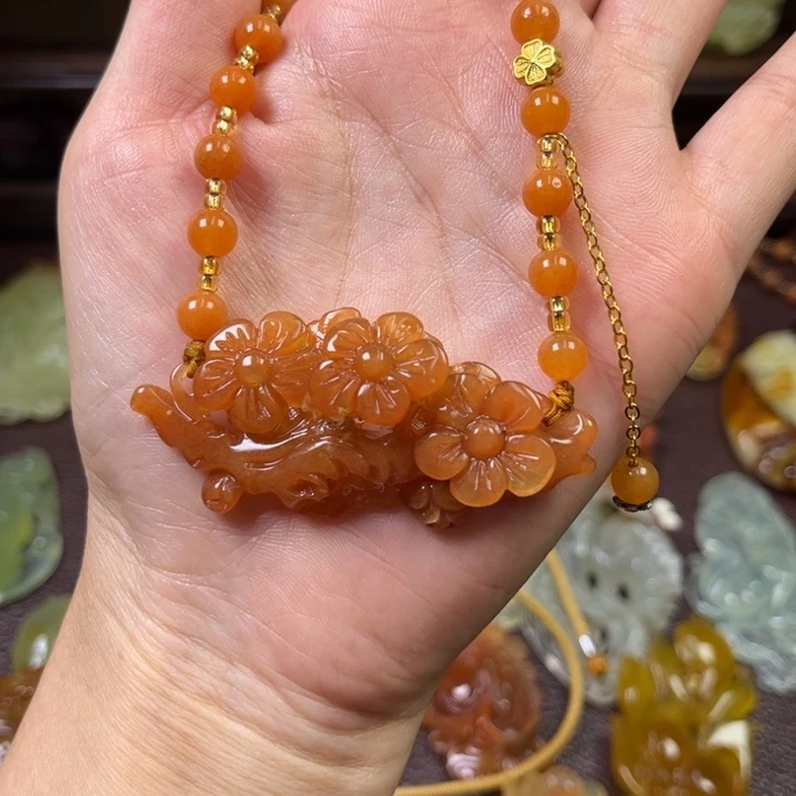 蛇纹石玉吊坠(赠链)未镶嵌拥**丽