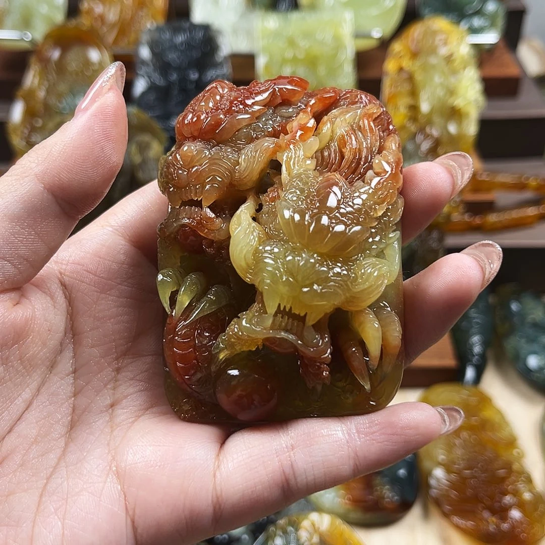 未镶嵌蛇纹石玉颈饰黎****桑