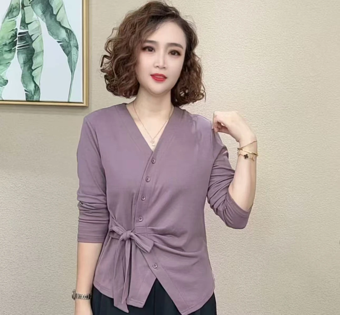新款时尚洋气百搭减龄秋款长袖女气质V领减龄显瘦上衣#28810