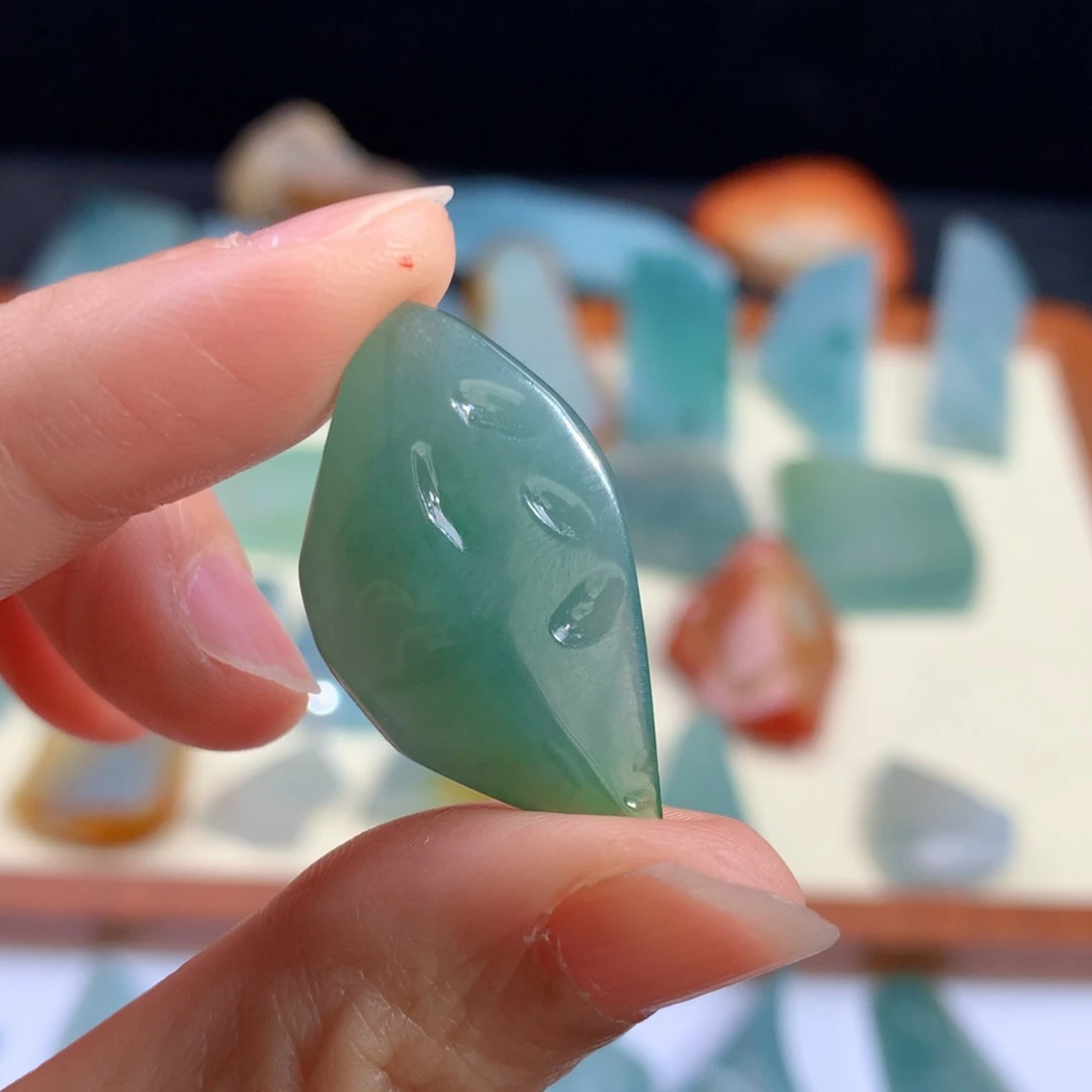 翡翠未镶嵌颈饰天然缅甸翡翠包打孔包抛光