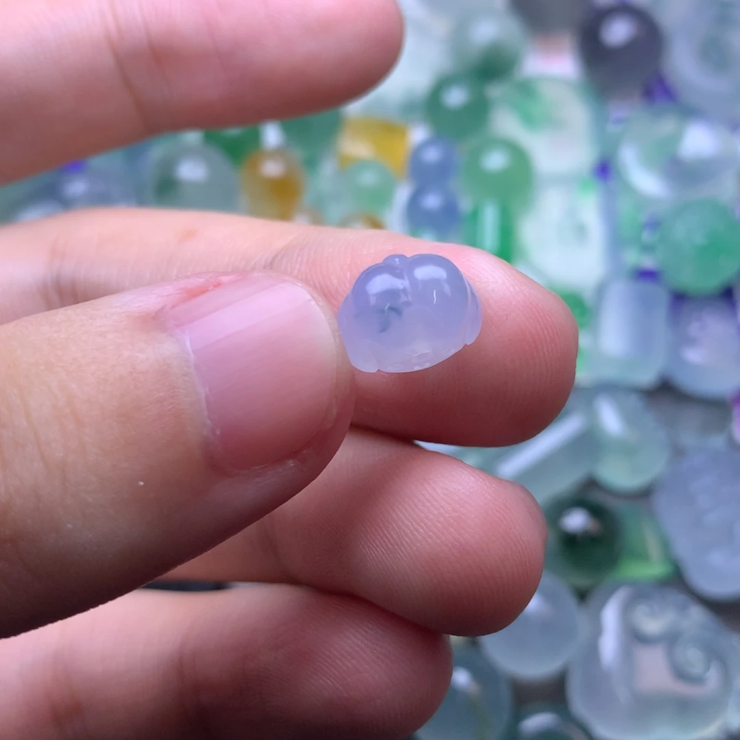 定制翡翠未镶嵌挂件