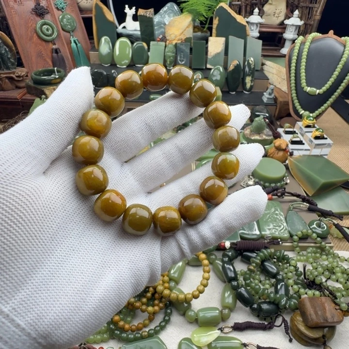 帅***生未镶嵌手串岫岩老玉（透闪石质玉）
