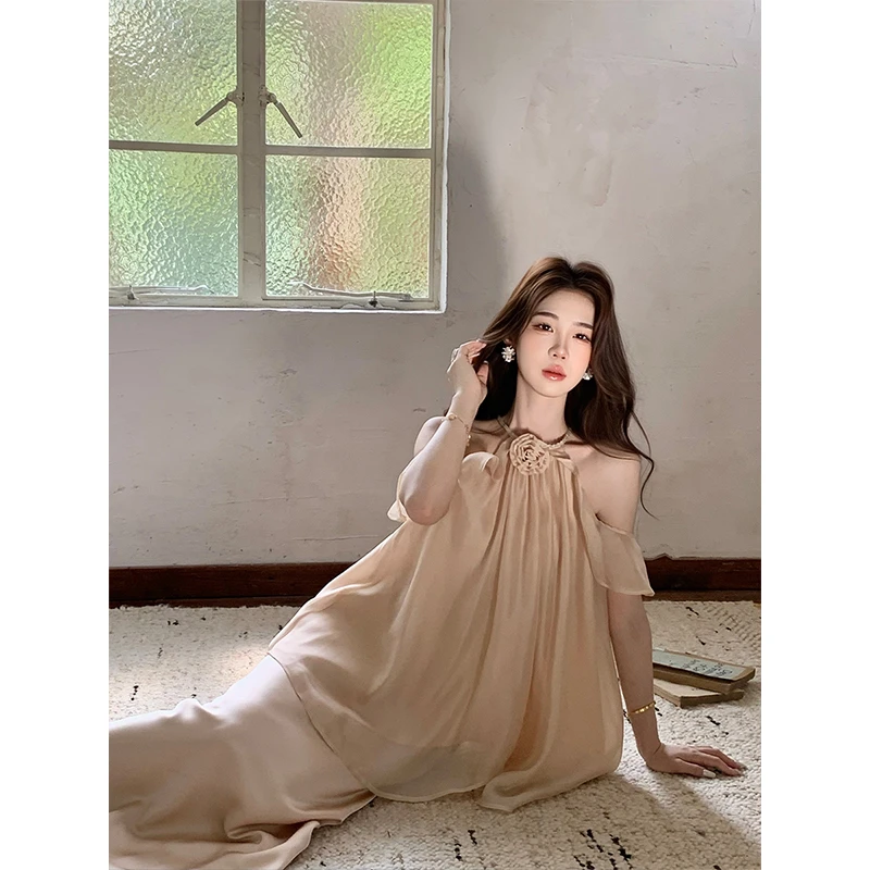 木子李的李【雾凇织】夏季法式温柔风露肩挂脖花朵上衣半裙女套装