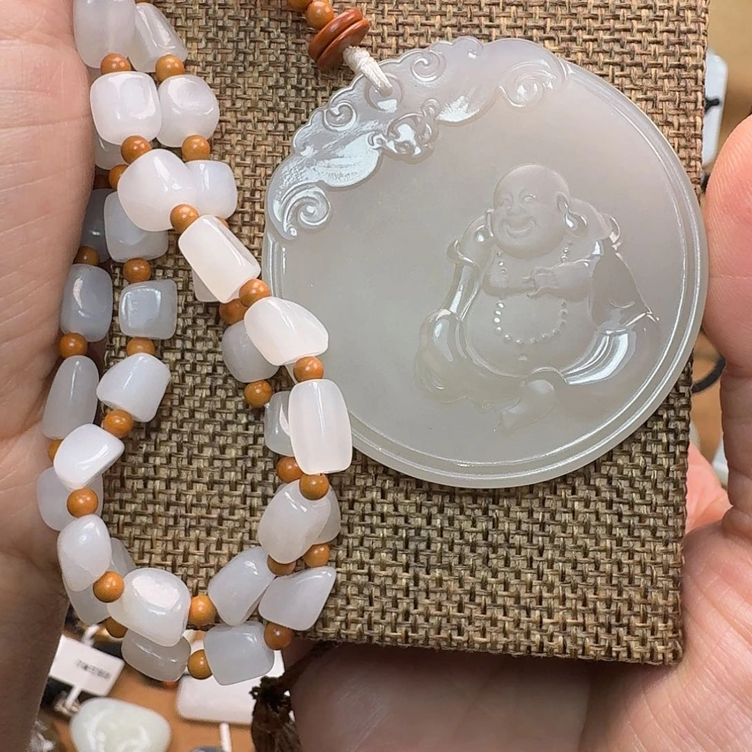 吊坠(赠链)未镶嵌和田玉