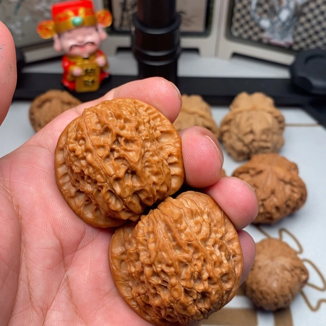 欧***哥把件文玩核桃血麒麟42尺