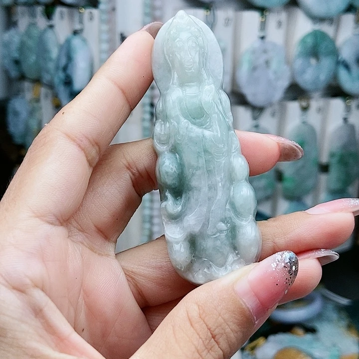 颈饰足铂镶嵌翡翠翡翠