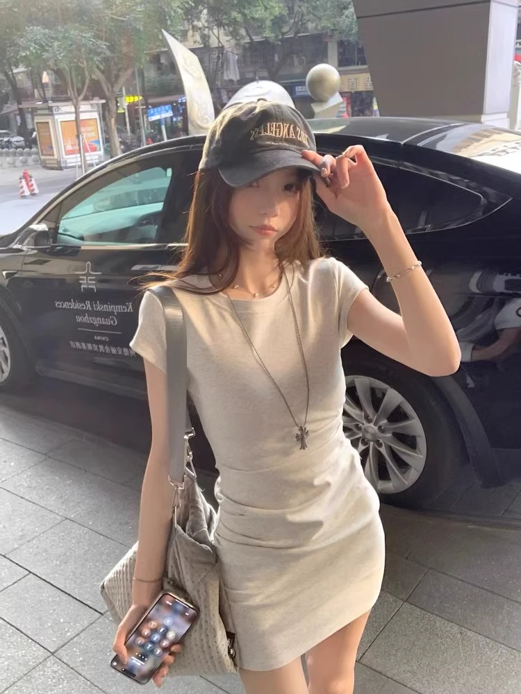 灰色短袖连衣裙女早春装小个子夏季紧身包臀裙褶皱收腰辣妹短裙子