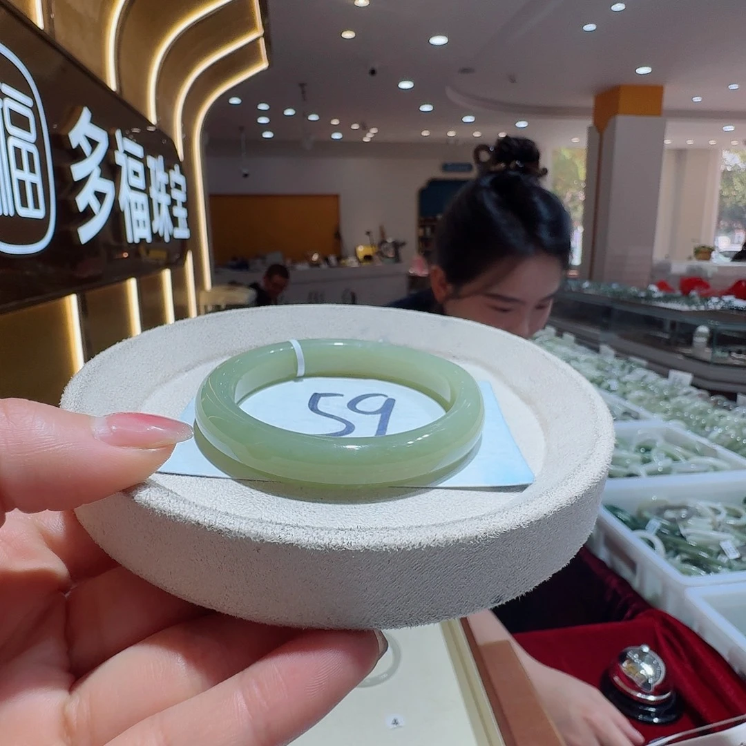 和田玉未镶嵌手镯140