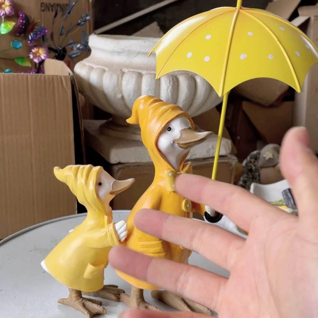 【闪购商品】树脂打伞母子鸭摆件