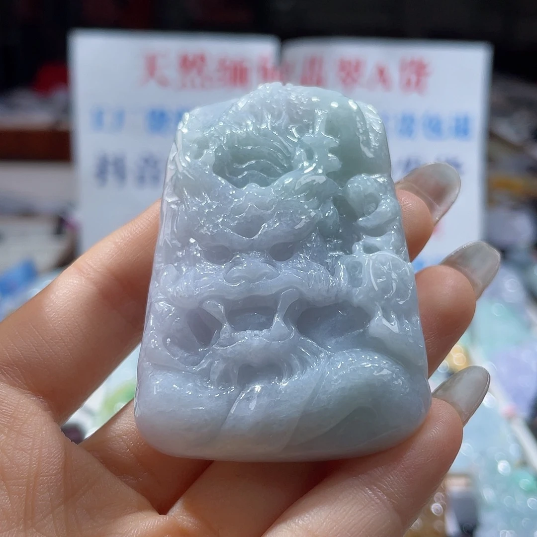 翡翠未镶嵌颈饰一