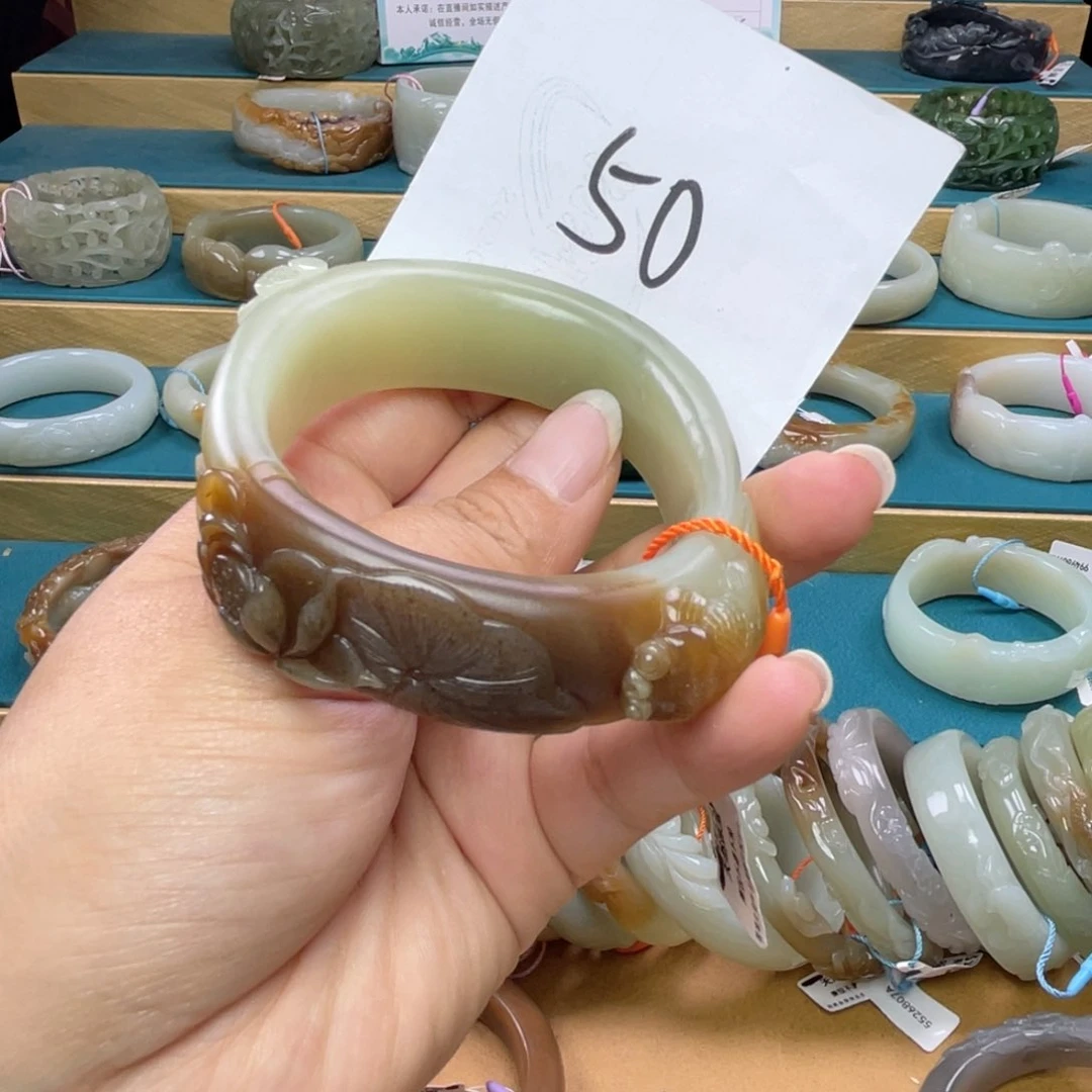 未镶嵌手镯（贵妃镯）和田玉圈口60