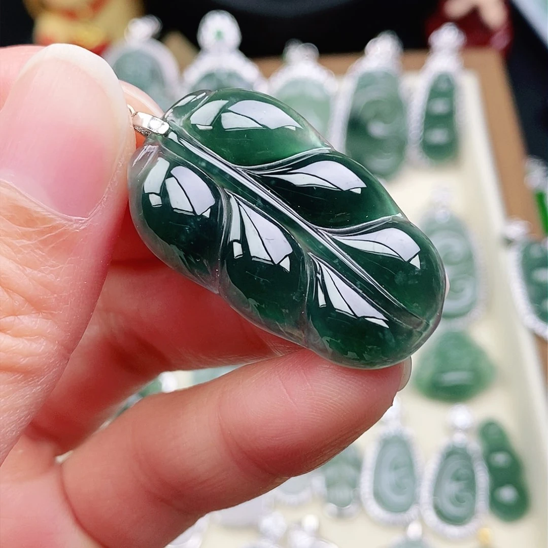 颈饰未镶嵌翡翠吊坠