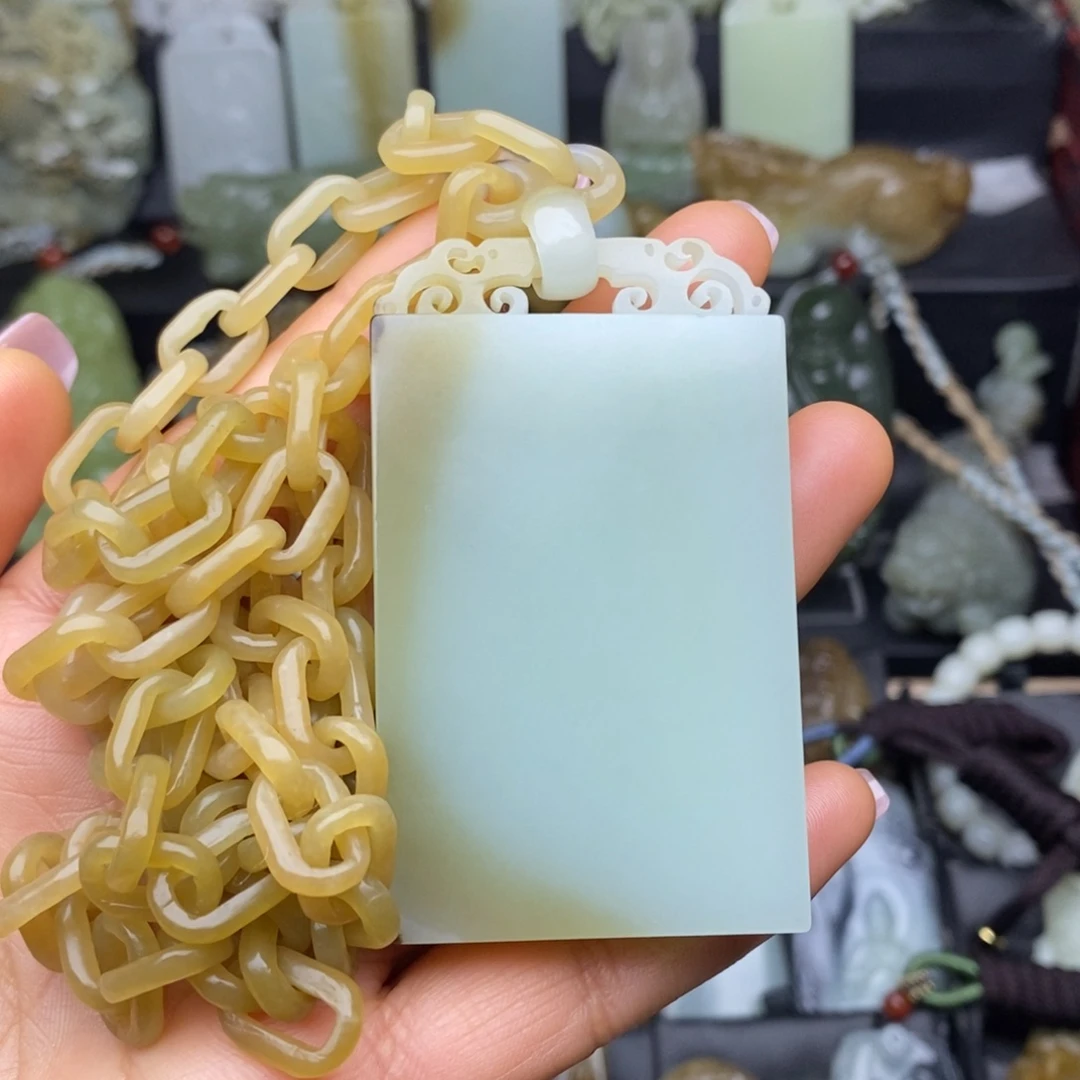 畅***心和田玉未镶嵌颈饰无事牌