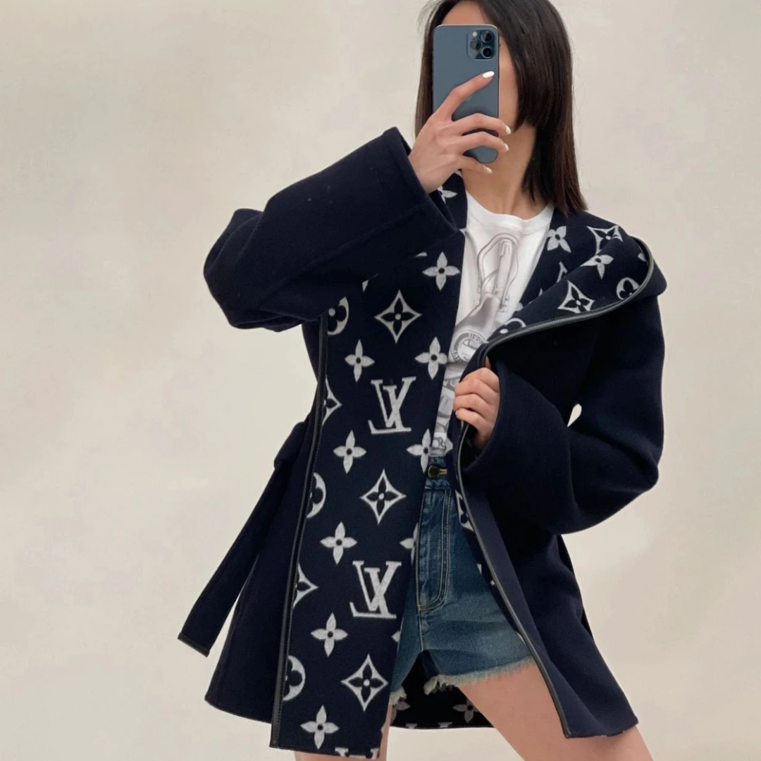 未使用 LouisVuitton/路易威登  大花满印短款大衣 34码大全套