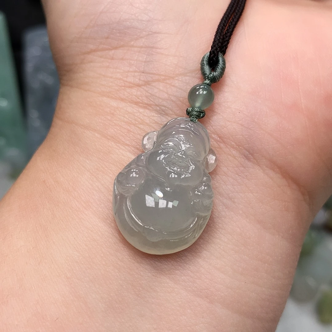 翡翠未镶嵌颈饰財爷