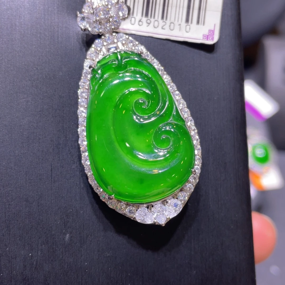 翡翠未镶嵌颈饰吊坠