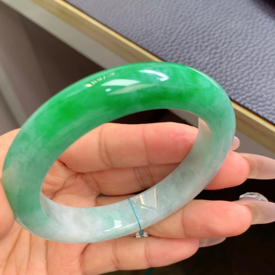 未镶嵌手镯翡翠缅甸