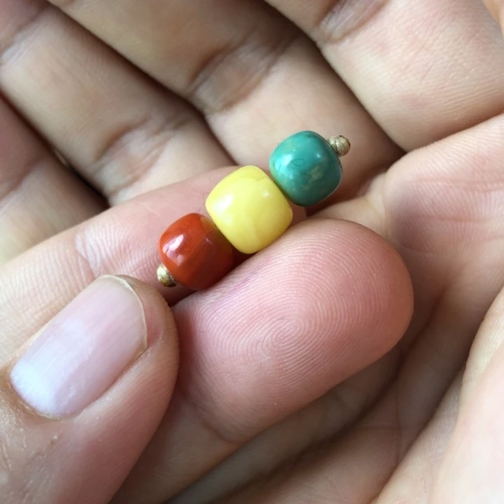 蜜蜡未镶嵌珠宝奇石