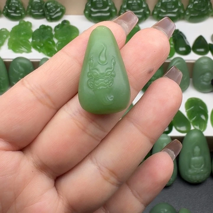 和田玉（碧玉）未镶嵌颈饰