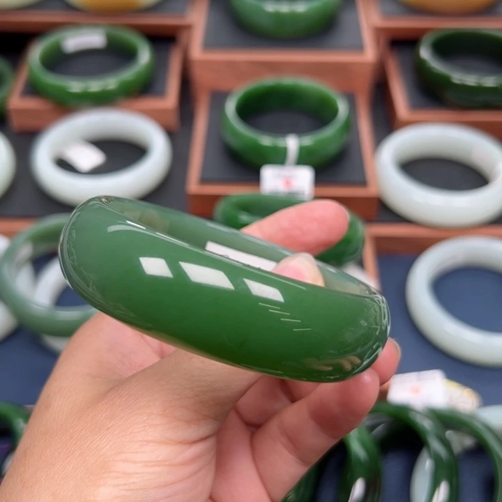 未镶嵌手镯和田玉（碧玉）小*63