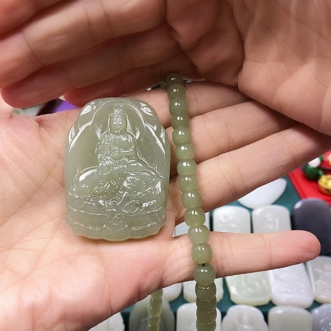 红****和田玉未镶嵌颈饰